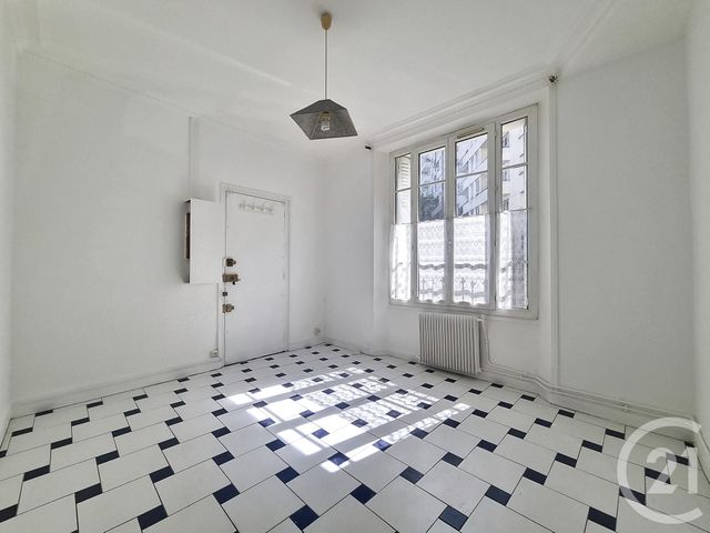 Appartement F2 à vendre - 2 pièces - 25.5 m2 - PARIS - 75013 - ILE-DE-FRANCE - Century 21 Actif Immobilier