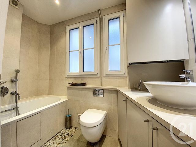 Appartement F2 à vendre - 2 pièces - 49.97 m2 - PARIS - 75008 - ILE-DE-FRANCE - Century 21 Actif Immobilier