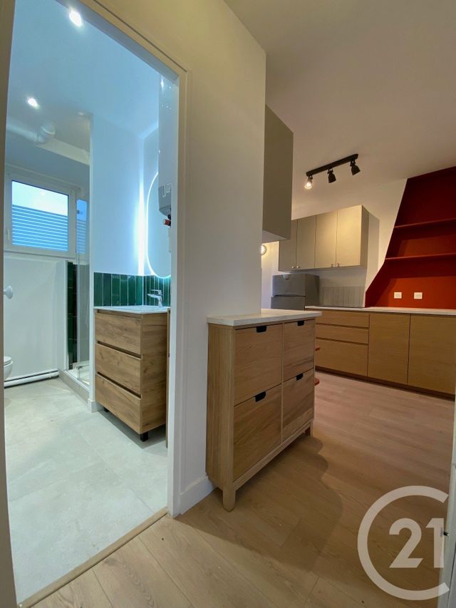 Appartement F2 à louer - 2 pièces - 37.7 m2 - MONTROUGE - 92 - ILE-DE-FRANCE - Century 21 Actif Immobilier