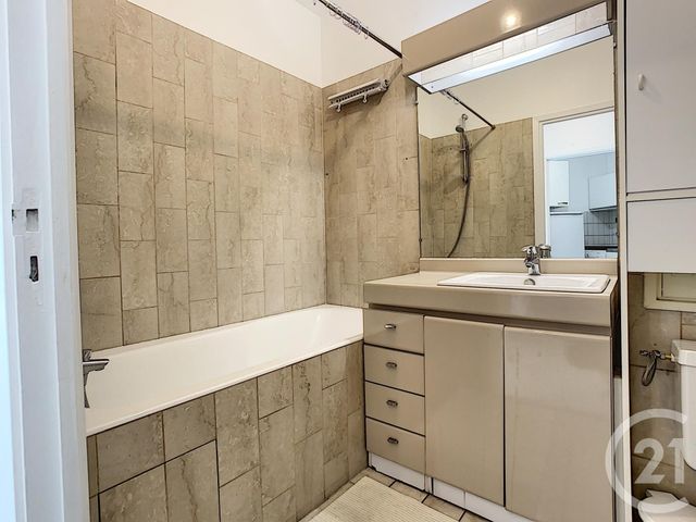 Appartement à louer - 2 pièces - 54.0 m2 - PARIS - 75014 - ILE-DE-FRANCE - Century 21 Actif Immobilier